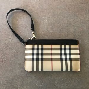 Burberry wristlet, Authentic